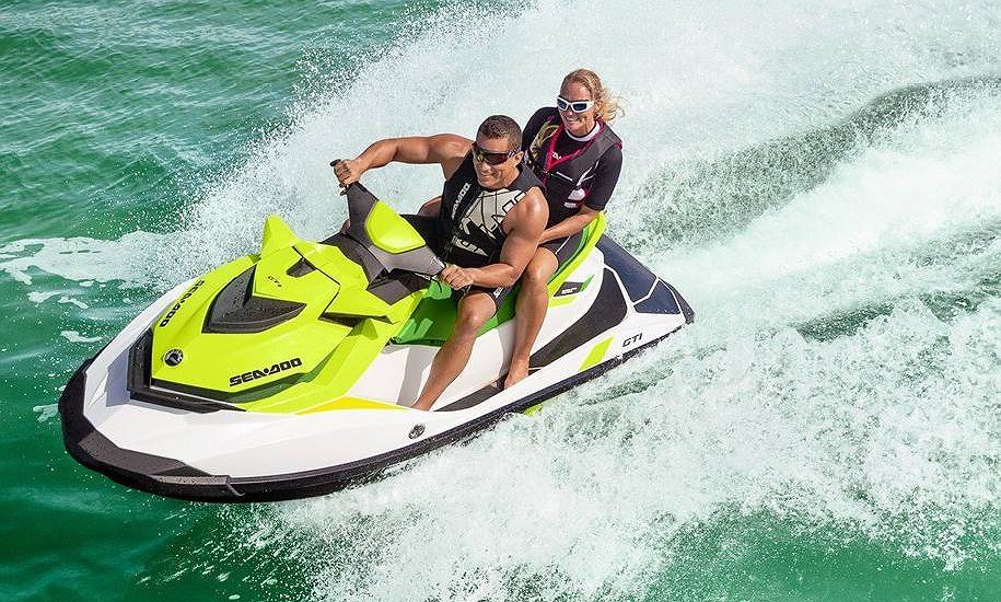Moto de agua en Benidorm para despedidas