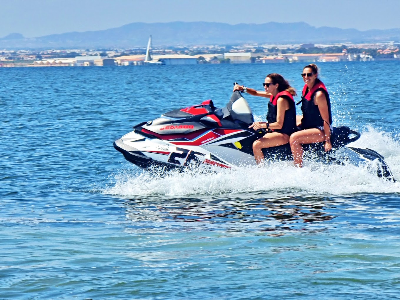 Moto de agua a alta velocidad